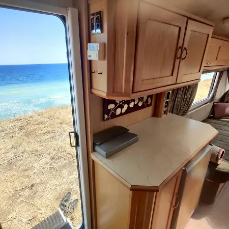 Luxury Full Options Caravan By The Beach 캠프장