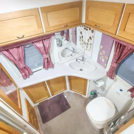 캠프장 Luxury Full Options Caravan By The Beach