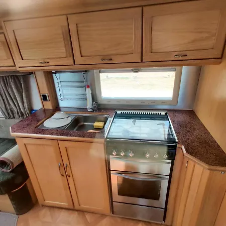 Luxury Full Options Caravan By The Beach 캠프장 *